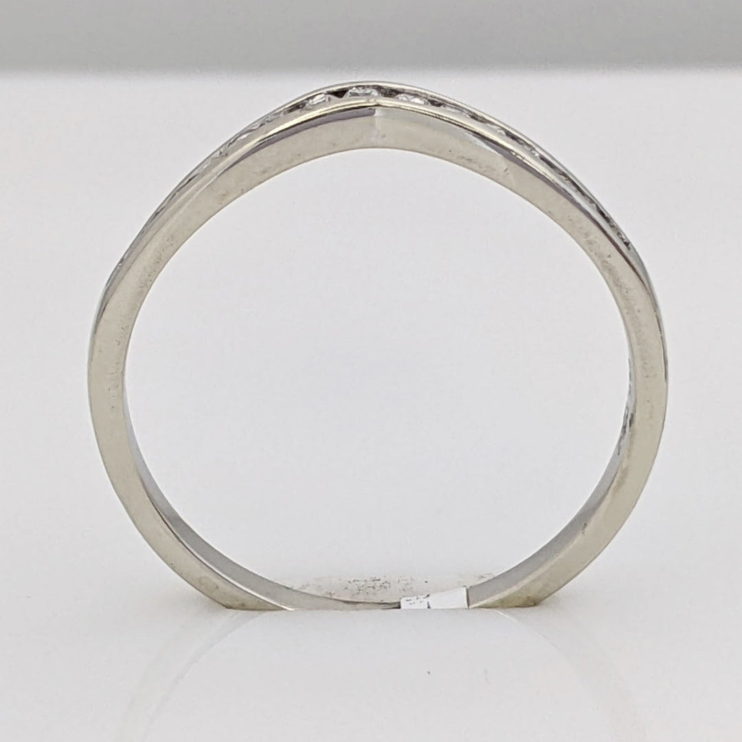 14K WHITE .12 CARAT TOTAL WEIGHT SI1 G DIAMOND ROUND (15) V-SHAPED ESTATE BAND 1.7 GRAMS