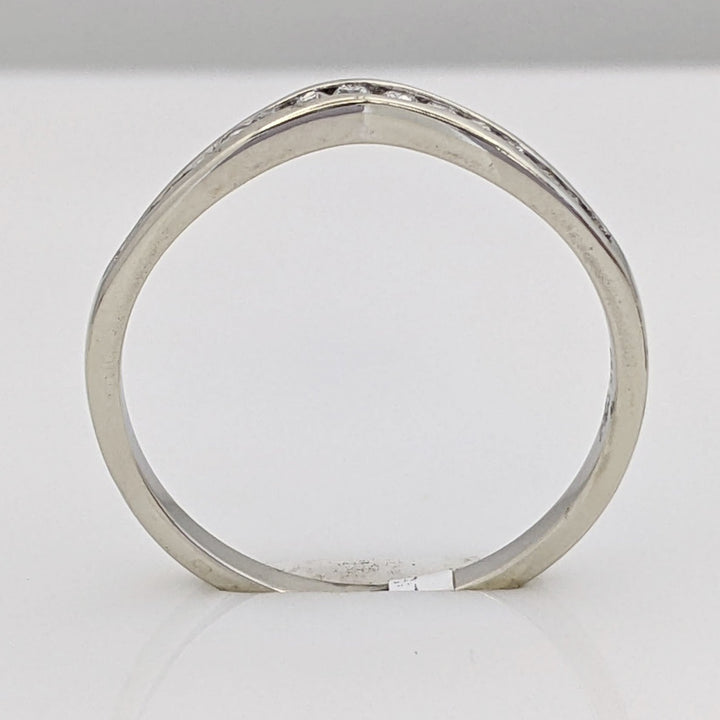 14K WHITE .12 CARAT TOTAL WEIGHT SI1 G DIAMOND ROUND (15) V-SHAPED ESTATE BAND 1.7 GRAMS