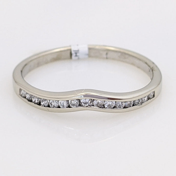 14K WHITE .12 CARAT TOTAL WEIGHT SI1 G DIAMOND ROUND (15) V-SHAPED ESTATE BAND 1.7 GRAMS