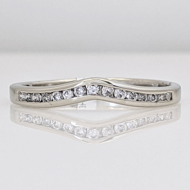14K WHITE .12 CARAT TOTAL WEIGHT SI1 G DIAMOND ROUND (15) V-SHAPED ESTATE BAND 1.7 GRAMS