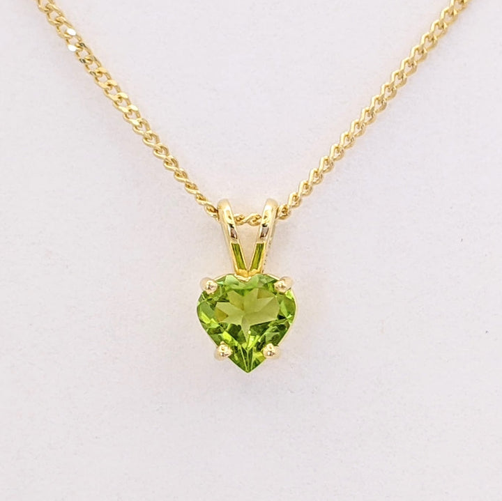 14K PERIDOT HEART 6MM ESTATE PENDANT &amp; CHAIN 2.3 GRAMS