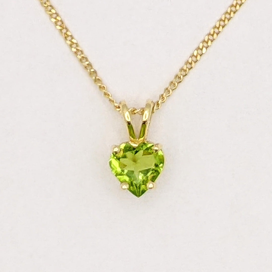 14K PERIDOT HEART 6MM ESTATE PENDANT &amp; CHAIN 2.3 GRAMS