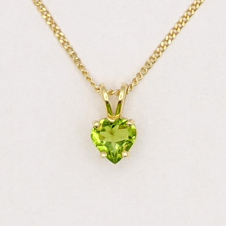 14K PERIDOT HEART 6MM ESTATE PENDANT &amp; CHAIN 2.3 GRAMS