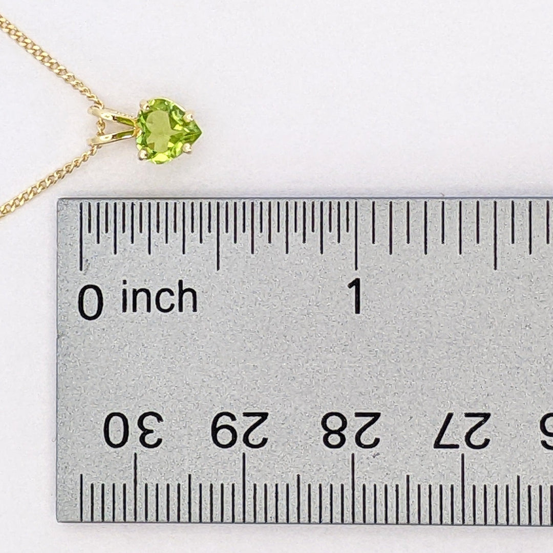 14K PERIDOT HEART 6MM ESTATE PENDANT &amp; CHAIN 2.3 GRAMS