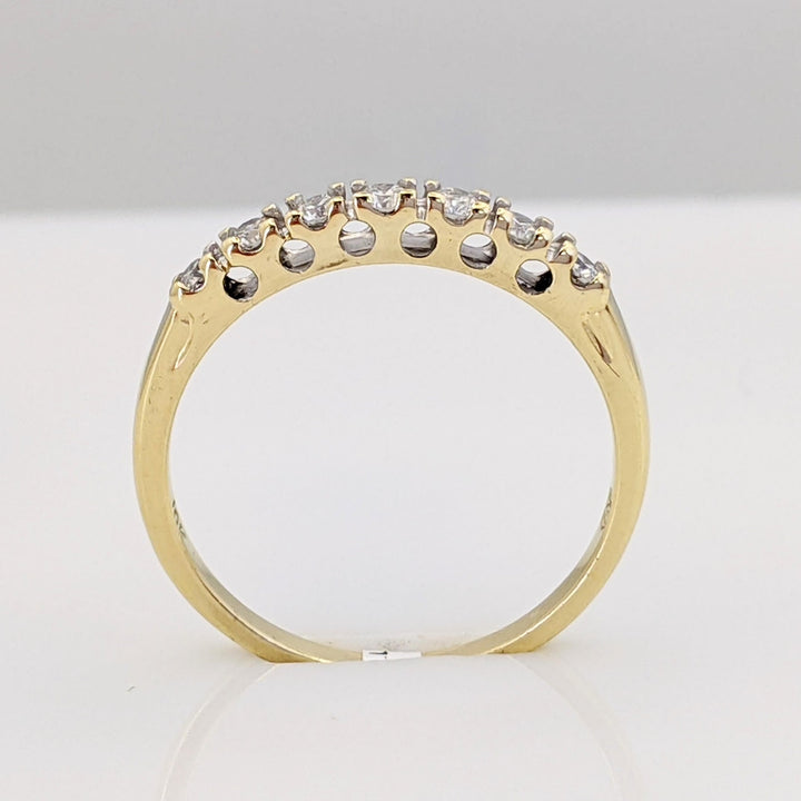 10K .21 CARAT TOTAL WEIGHT I2 H DIAMOND ROUND (7) ESTATE PRONG BAND 1.7 GRAMS