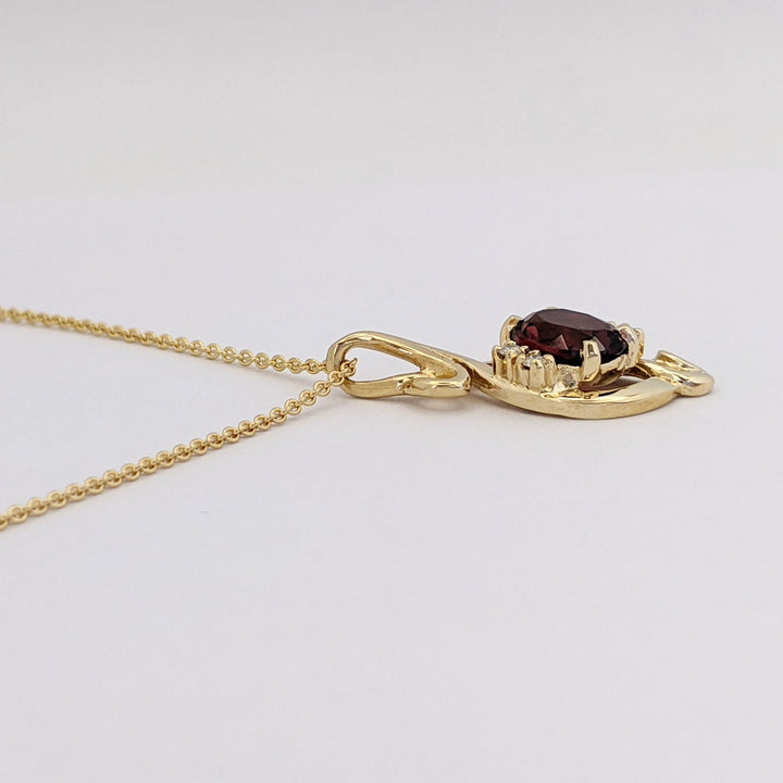 14K GARNET OVAL 6X8 WITH (4) MELEE SWIRL TOP ESTATE PENDANT &amp; CHAIN 4.3 GRAMS
