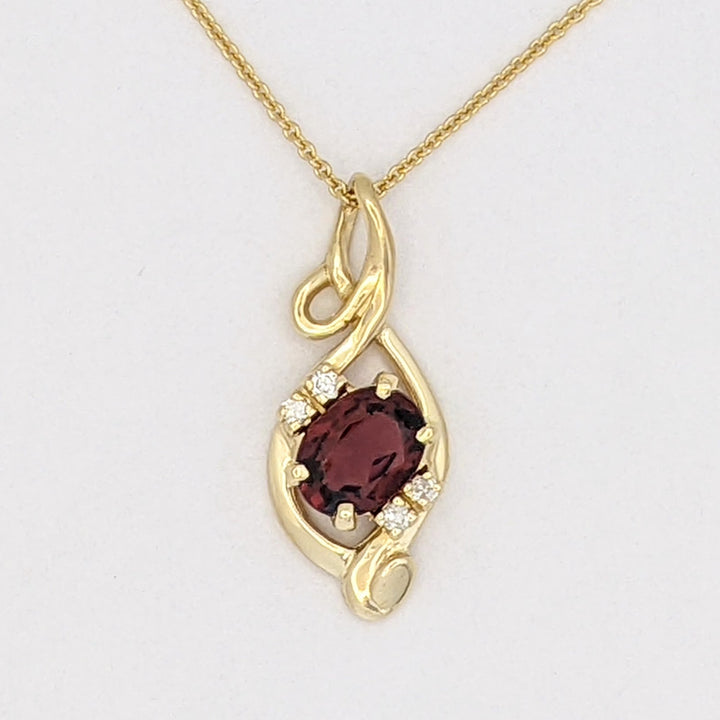 14K GARNET OVAL 6X8 WITH (4) MELEE SWIRL TOP ESTATE PENDANT &amp; CHAIN 4.3 GRAMS