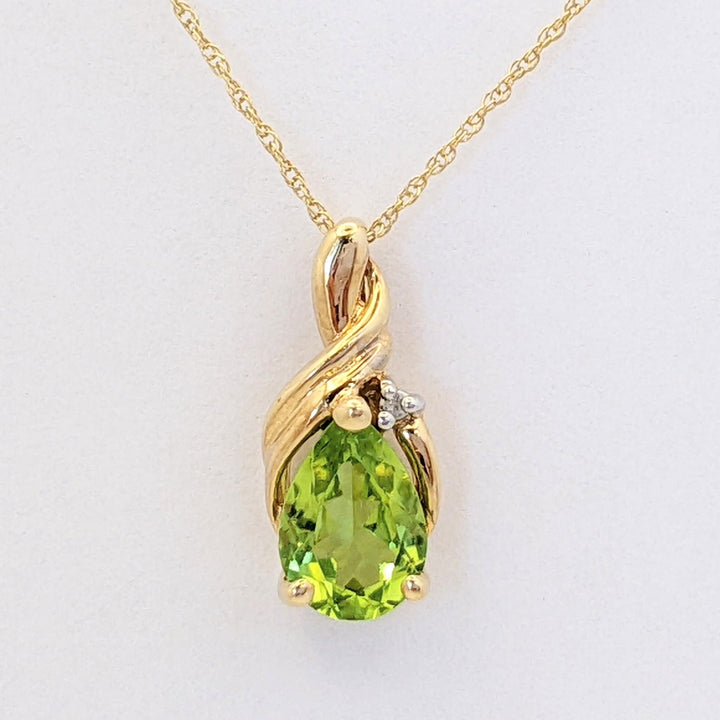 10K PERIDOT PEAR 6X9 WITH MELEE ESTATE PENDANT &amp; CHAIN 1.8 GRAMS