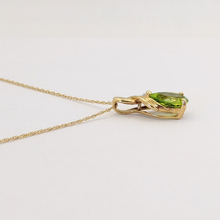10K PERIDOT PEAR 6X9 WITH MELEE ESTATE PENDANT &amp; CHAIN 1.8 GRAMS