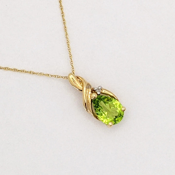 10K PERIDOT PEAR 6X9 WITH MELEE ESTATE PENDANT &amp; CHAIN 1.8 GRAMS