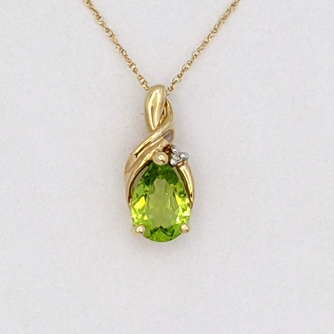 10K PERIDOT PEAR 6X9 WITH MELEE ESTATE PENDANT &amp; CHAIN 1.8 GRAMS