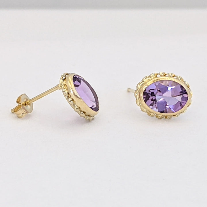 14K AMETHYST OVAL 6X8 BEZEL GOLD TRIM ESTATE RING 0.9 GRAMS