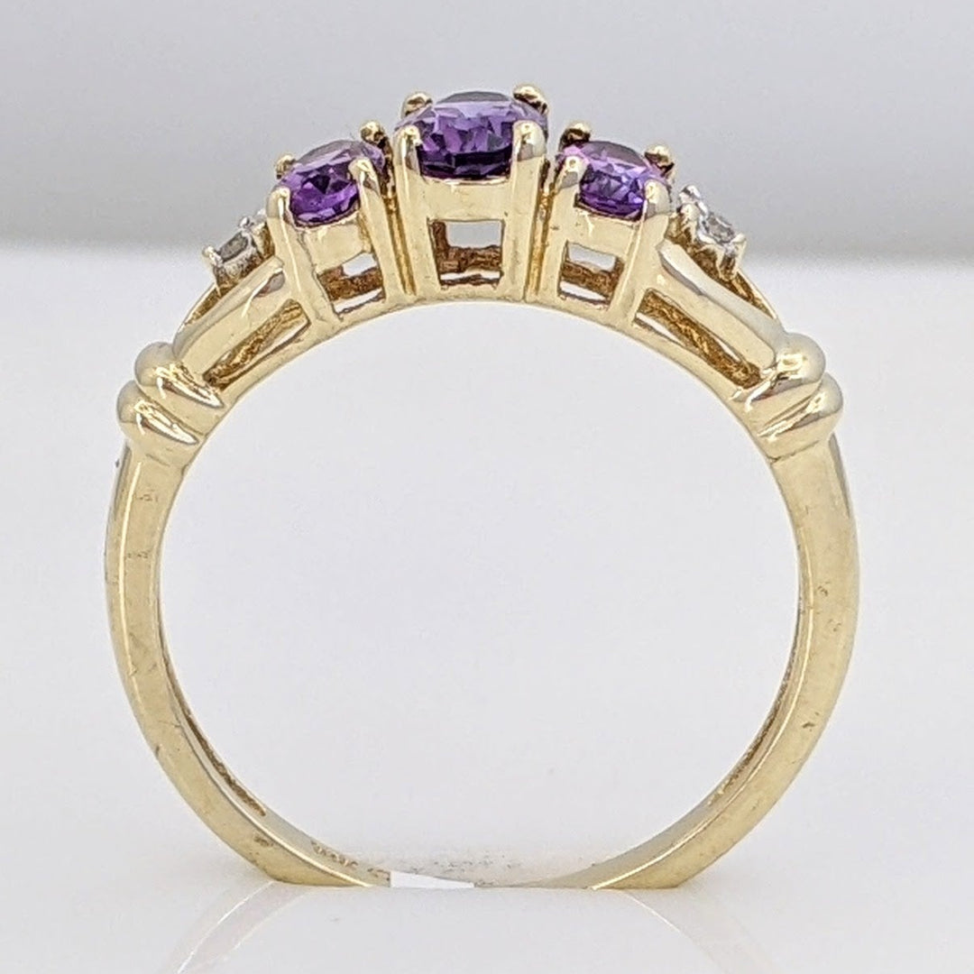 10K AMETHYST OVAL (3) WITH (2) MELEE ESTATE RING 2.0 GRAMS