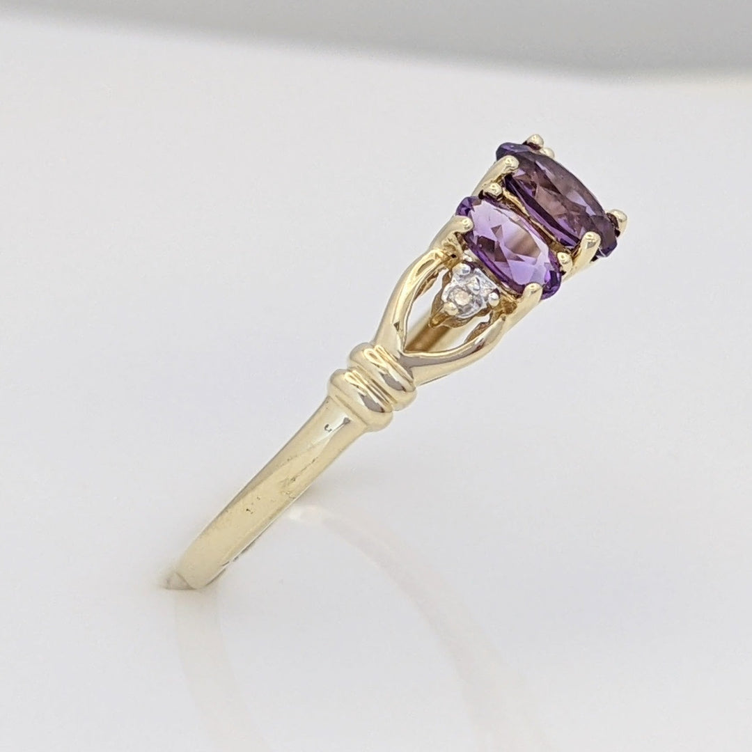 10K AMETHYST OVAL (3) WITH (2) MELEE ESTATE RING 2.0 GRAMS