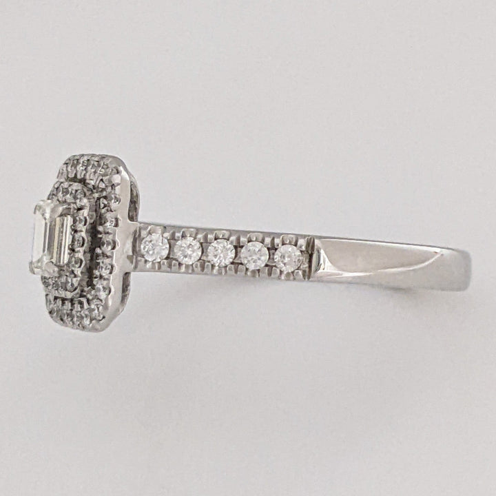 10K WHITE .50 CARAT TOTAL WEIGHT SI1 I DIAMOND EMERALD CUT (1) ROUND (49) ESTATE HALO RING 3.0 GRAMS