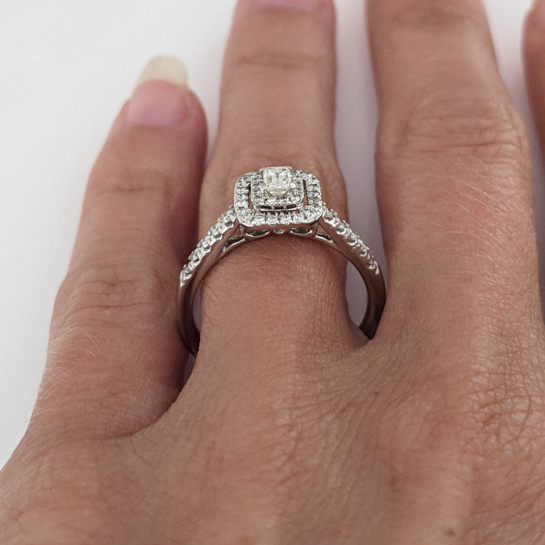 10K WHITE .50 CARAT TOTAL WEIGHT SI1 I DIAMOND EMERALD CUT (1) ROUND (49) ESTATE HALO RING 3.0 GRAMS