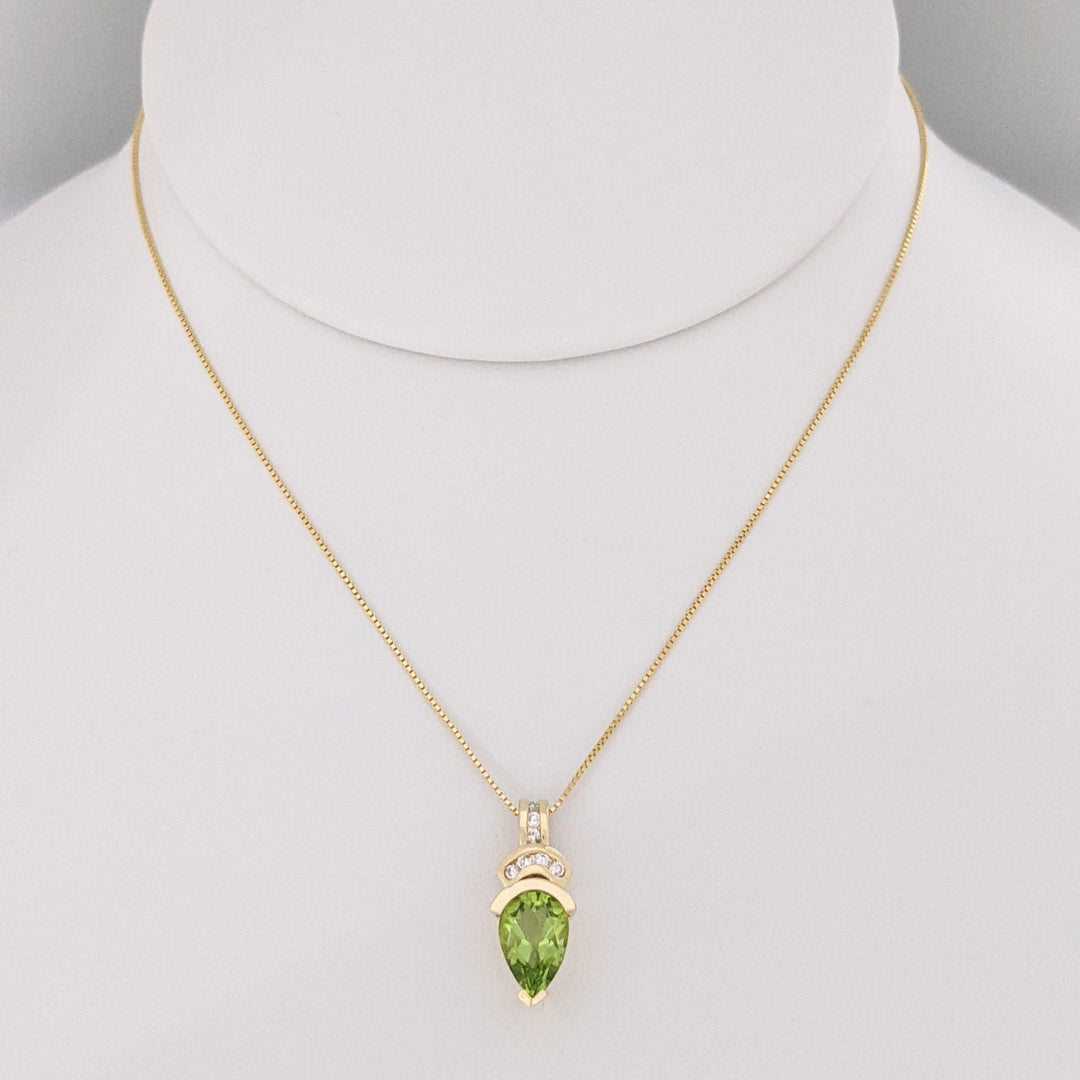 14K PERIDOT PEAR 6X8 WITH (7) MELEE ESTATE PENDANT &amp; CHAIN 2.9 GRAMS