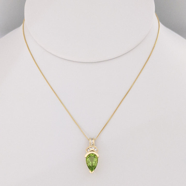 14K PERIDOT PEAR 6X8 WITH (7) MELEE ESTATE PENDANT &amp; CHAIN 2.9 GRAMS