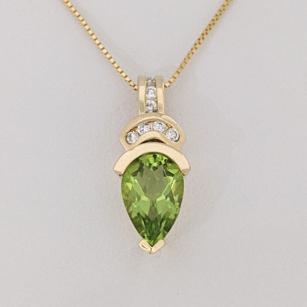 14K PERIDOT PEAR 6X8 WITH (7) MELEE ESTATE PENDANT &amp; CHAIN 2.9 GRAMS