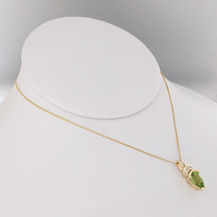 14K PERIDOT PEAR 6X8 WITH (7) MELEE ESTATE PENDANT &amp; CHAIN 2.9 GRAMS