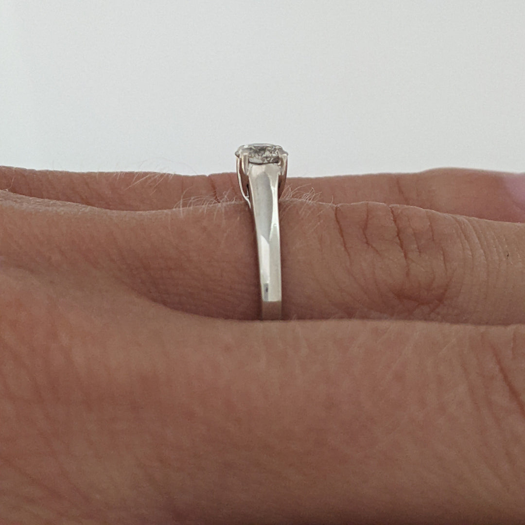 14K WHITE .40 CARAT TOTAL I1 H DIAMOND ROUND ESTATE SOLITAIRE RING 1.9 GRAMS