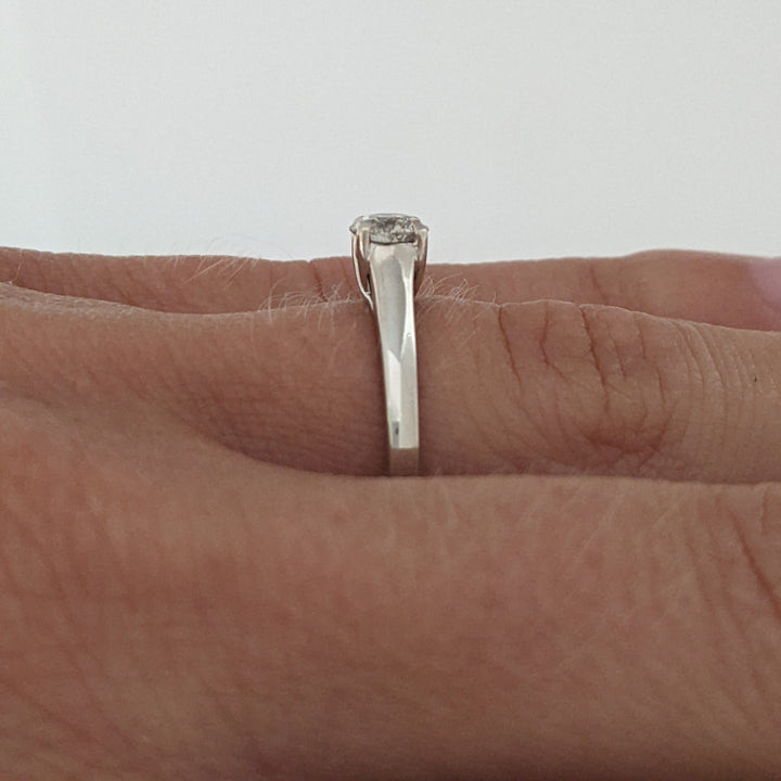 14K WHITE .40 CARAT TOTAL I1 H DIAMOND ROUND ESTATE SOLITAIRE RING 1.9 GRAMS