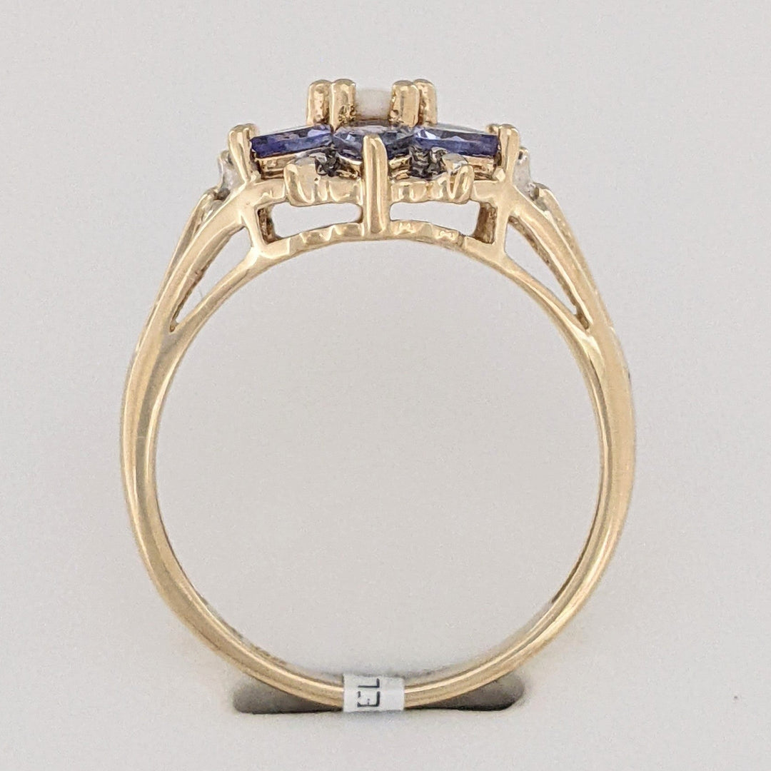 10K OPAL OVAL 3X5 WITH (6) PEAR IOLITE 3X4 ESTATE RING 2.5 GRAMS