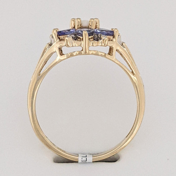 10K OPAL OVAL 3X5 WITH (6) PEAR IOLITE 3X4 ESTATE RING 2.5 GRAMS