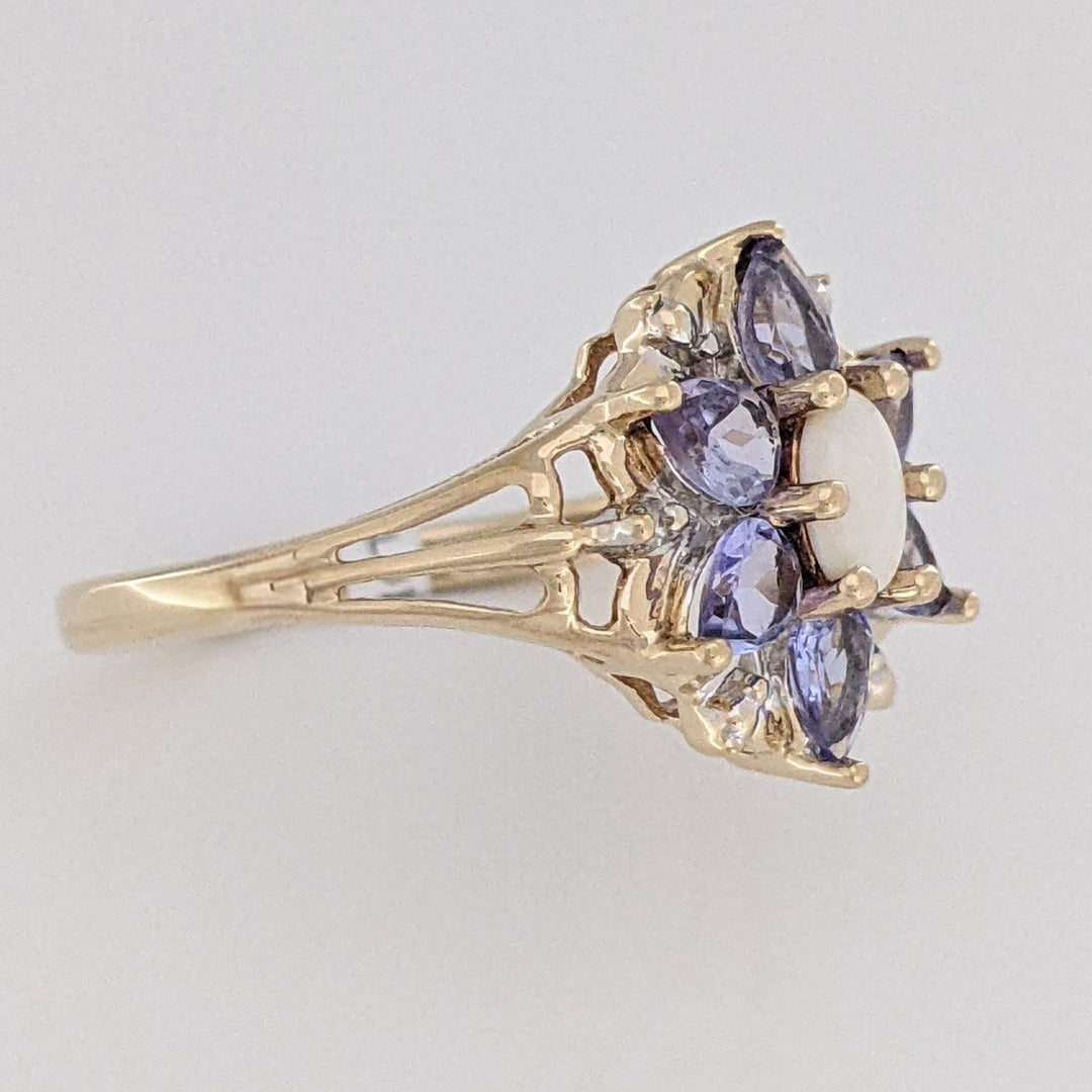 10K OPAL OVAL 3X5 WITH (6) PEAR IOLITE 3X4 ESTATE RING 2.5 GRAMS