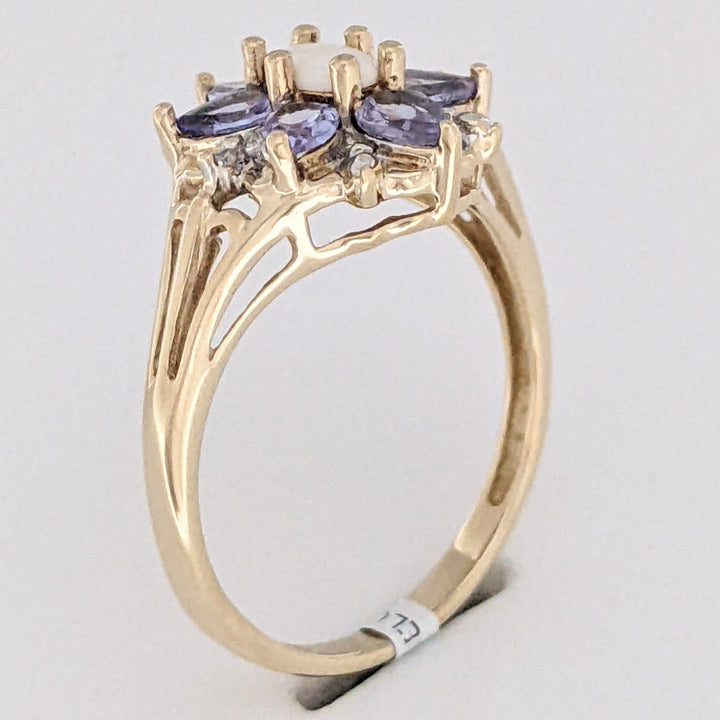 10K OPAL OVAL 3X5 WITH (6) PEAR IOLITE 3X4 ESTATE RING 2.5 GRAMS