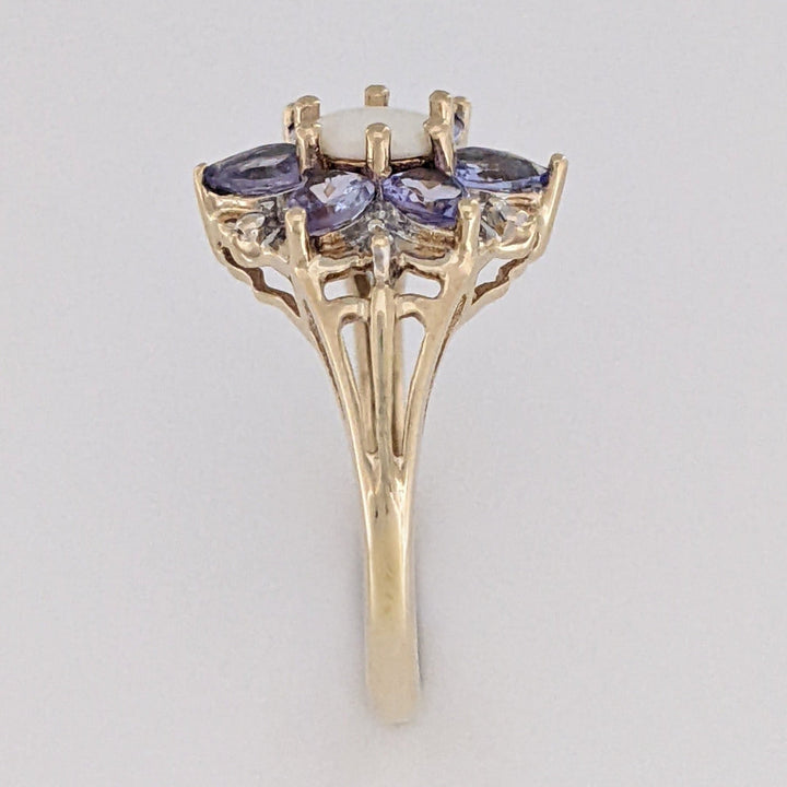 10K OPAL OVAL 3X5 WITH (6) PEAR IOLITE 3X4 ESTATE RING 2.5 GRAMS