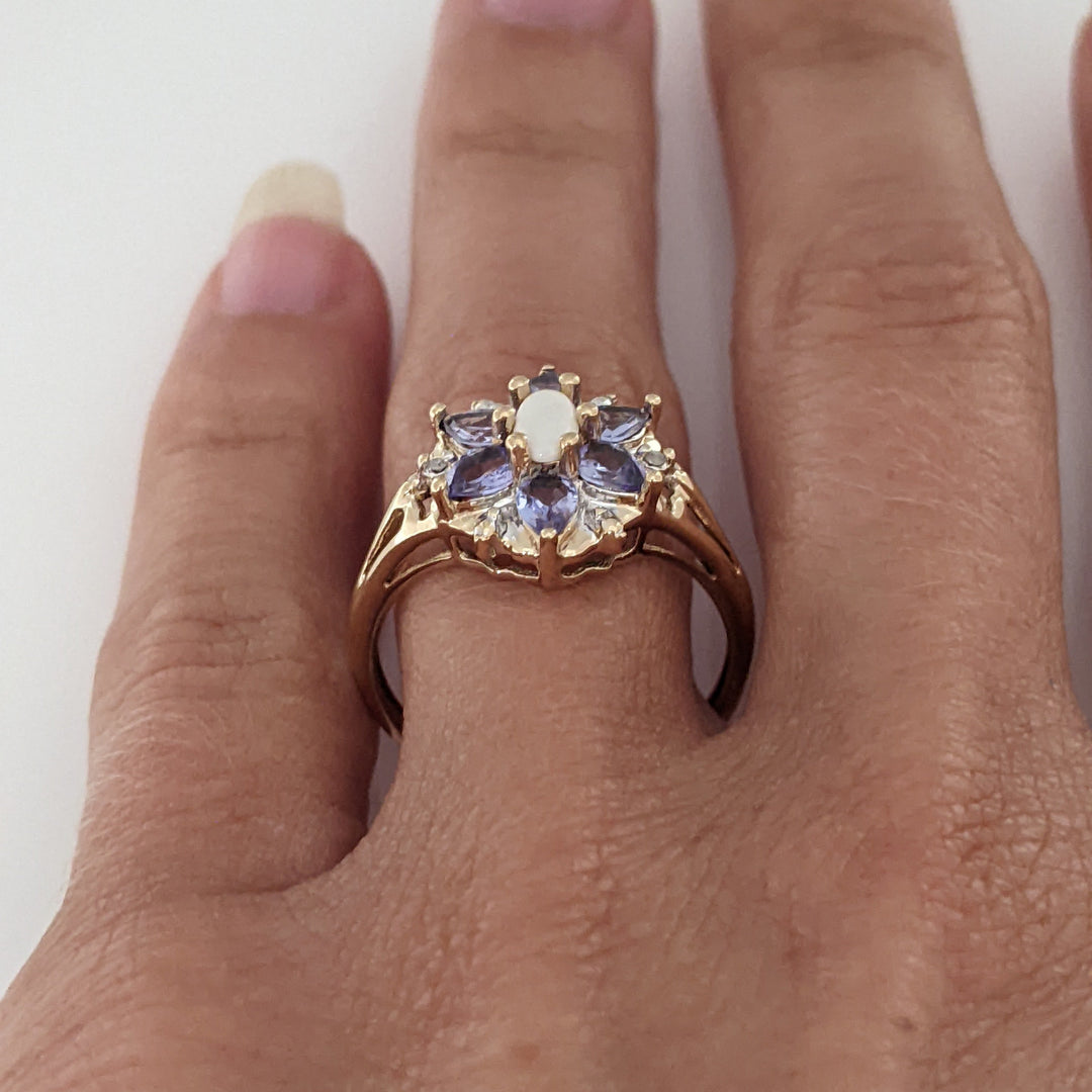 10K OPAL OVAL 3X5 WITH (6) PEAR IOLITE 3X4 ESTATE RING 2.5 GRAMS