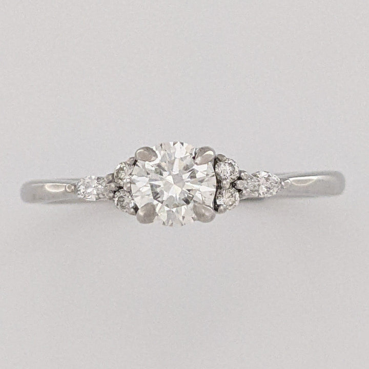 14K WHITE .62 CARAT TOTAL WEIGHT DIAMOND ROUND (5) MARQUISE (2) ESTATE RING 2.9 GRAMS