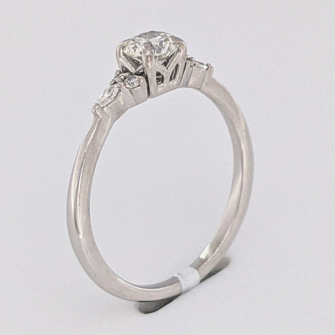 14K WHITE .62 CARAT TOTAL WEIGHT DIAMOND ROUND (5) MARQUISE (2) ESTATE RING 2.9 GRAMS