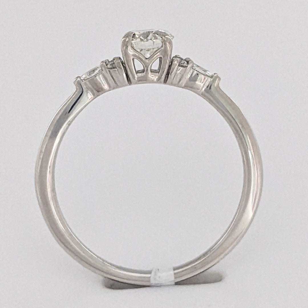 14K WHITE .62 CARAT TOTAL WEIGHT DIAMOND ROUND (5) MARQUISE (2) ESTATE RING 2.9 GRAMS