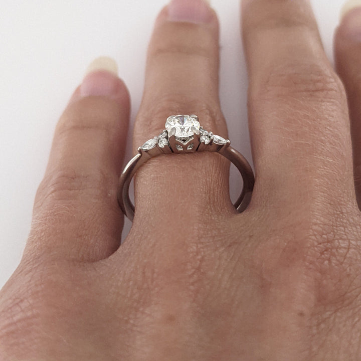 14K WHITE .62 CARAT TOTAL WEIGHT DIAMOND ROUND (5) MARQUISE (2) ESTATE RING 2.9 GRAMS