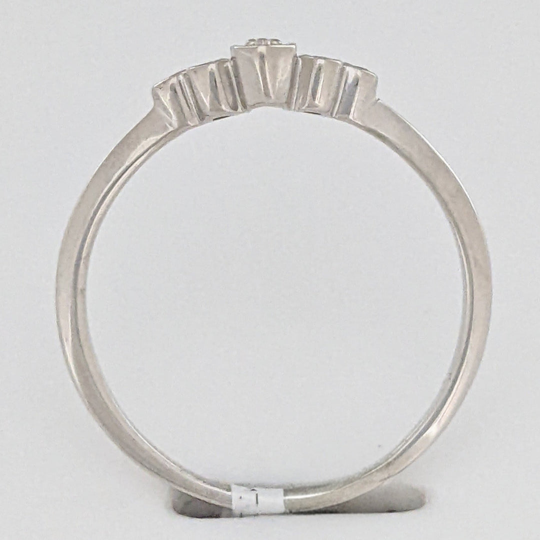 10K WHITE .10 CARAT TOTAL WEIGHT I1 G DIAMOND ROUND (9) ESTATE FASHION RING 1.6 GRAMS