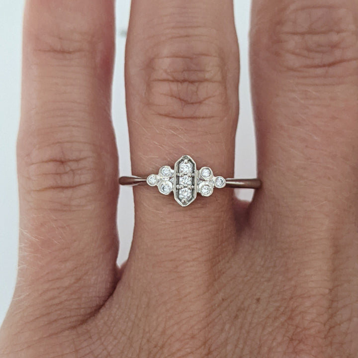 10K WHITE .10 CARAT TOTAL WEIGHT I1 G DIAMOND ROUND (9) ESTATE FASHION RING 1.6 GRAMS