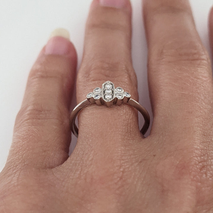 10K WHITE .10 CARAT TOTAL WEIGHT I1 G DIAMOND ROUND (9) ESTATE FASHION RING 1.6 GRAMS