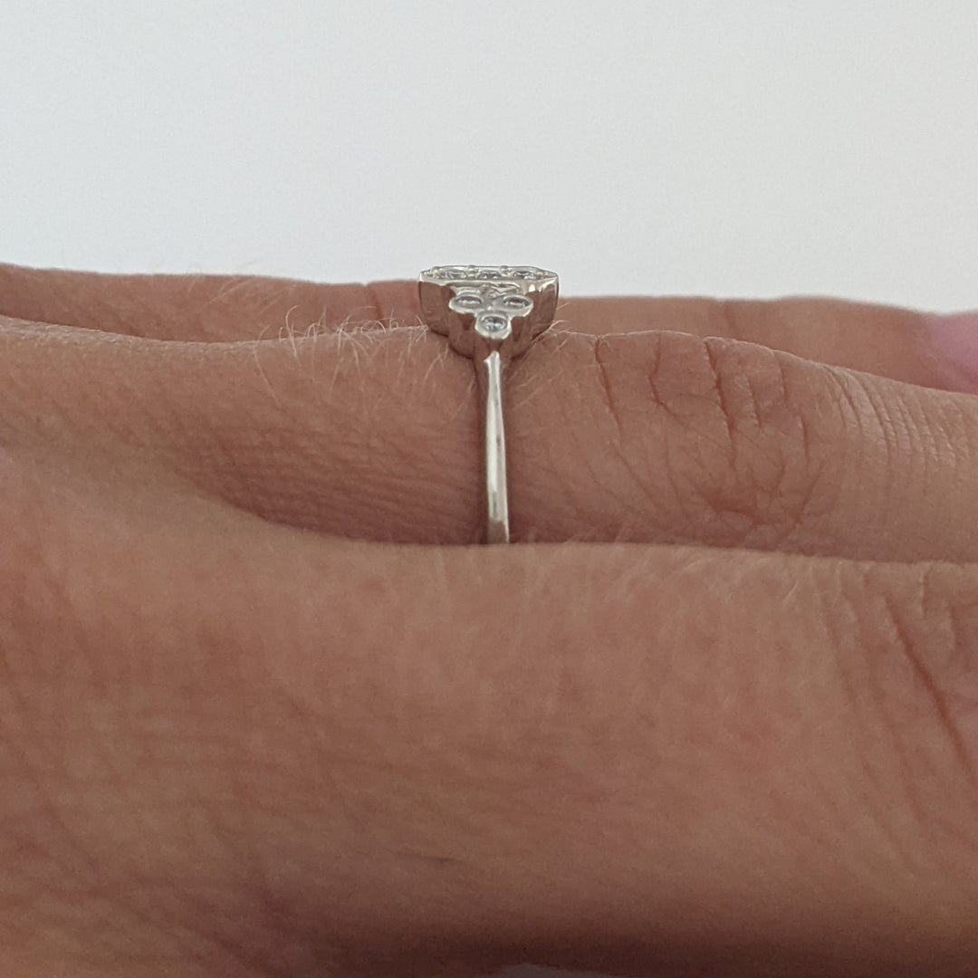 10K WHITE .10 CARAT TOTAL WEIGHT I1 G DIAMOND ROUND (9) ESTATE FASHION RING 1.6 GRAMS