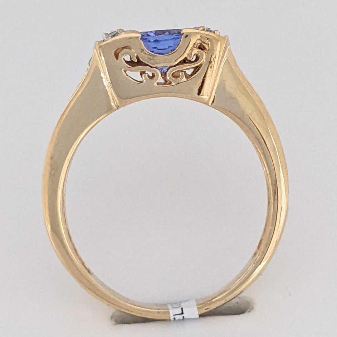 14K TANZANITE OVAL 5X7 WITH .20 DIAMOND TOTAL WEIGHT (20) ROUND ESTATE RING 4.8 GRAMS