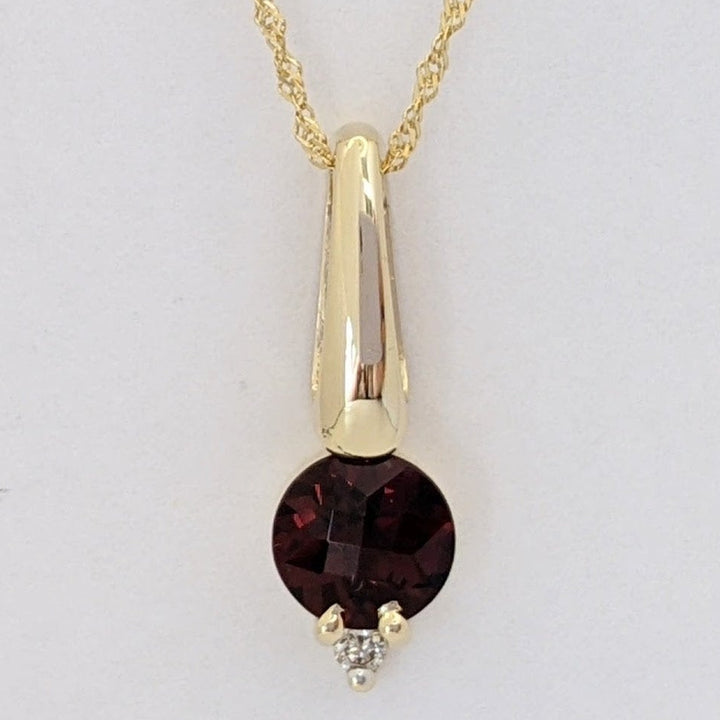 14K GARNET ROUND 8MM WITH MELEE SLIDE ESTATE PENDANT &amp; CHAIN 4.1 GRAMS