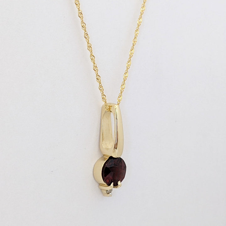 14K GARNET ROUND 8MM WITH MELEE SLIDE ESTATE PENDANT &amp; CHAIN 4.1 GRAMS