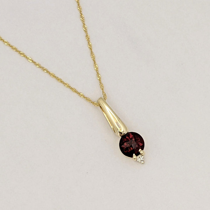 14K GARNET ROUND 8MM WITH MELEE SLIDE ESTATE PENDANT &amp; CHAIN 4.1 GRAMS