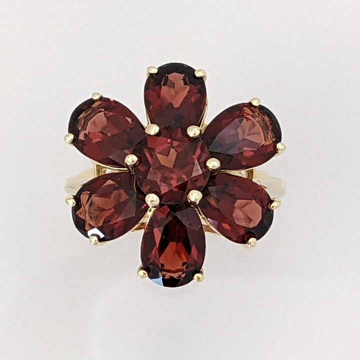 10K GARNET PEAR (6) 6X9 ROUND (1) 7MM ESTATE CLUSTER RING 5.9 GRAMS