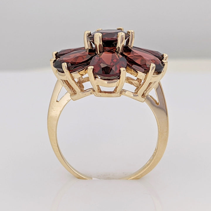 10K GARNET PEAR (6) 6X9 ROUND (1) 7MM ESTATE CLUSTER RING 5.9 GRAMS