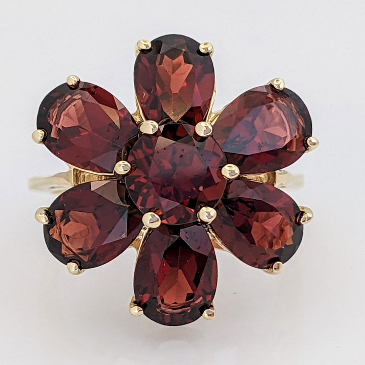10K GARNET PEAR (6) 6X9 ROUND (1) 7MM ESTATE CLUSTER RING 5.9 GRAMS