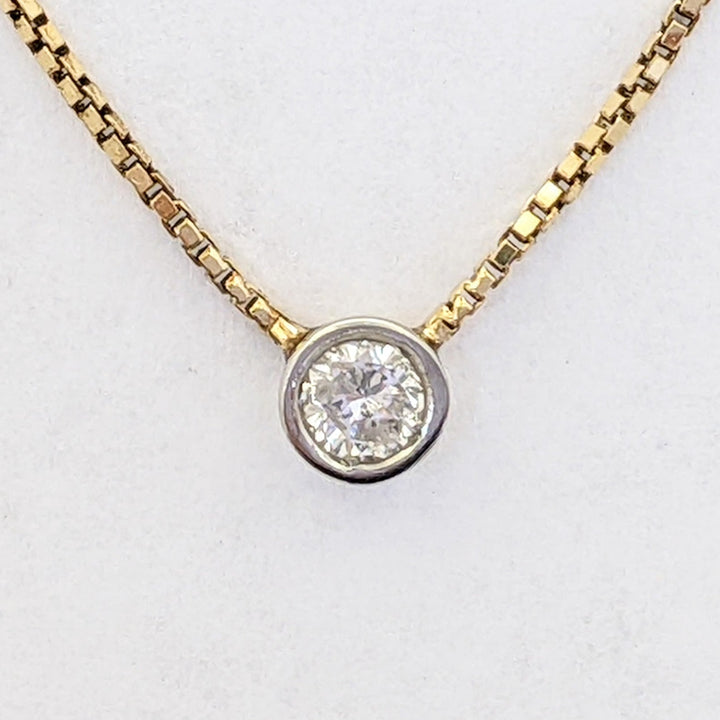 14K TWO-TONE .23 CARAT TOTAL I1 I DIAMOND ROUND BEZEL SET ESTATE NECKLACE 2.9 GRAMS