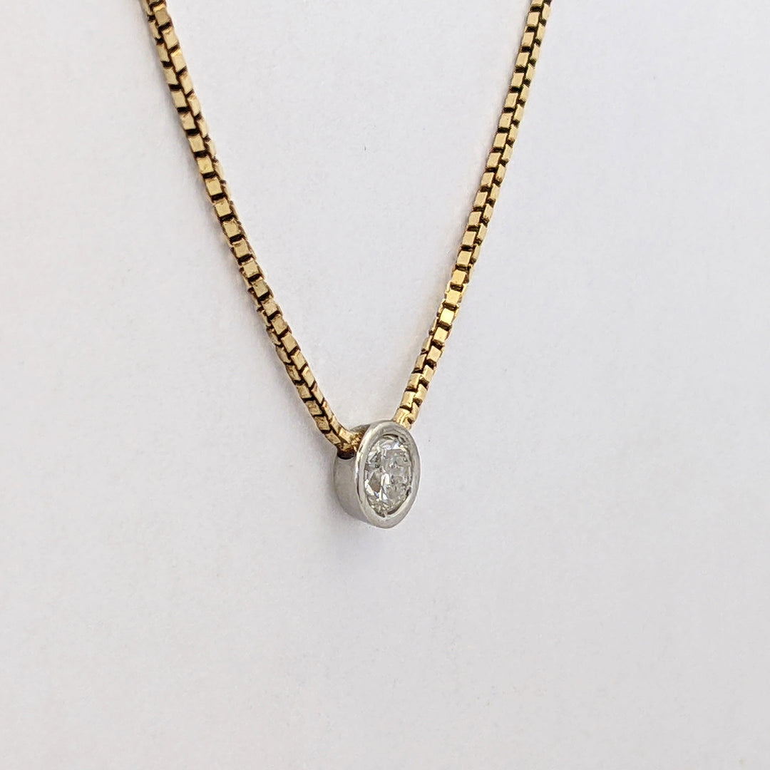 14K TWO-TONE .23 CARAT TOTAL I1 I DIAMOND ROUND BEZEL SET ESTATE NECKLACE 2.9 GRAMS