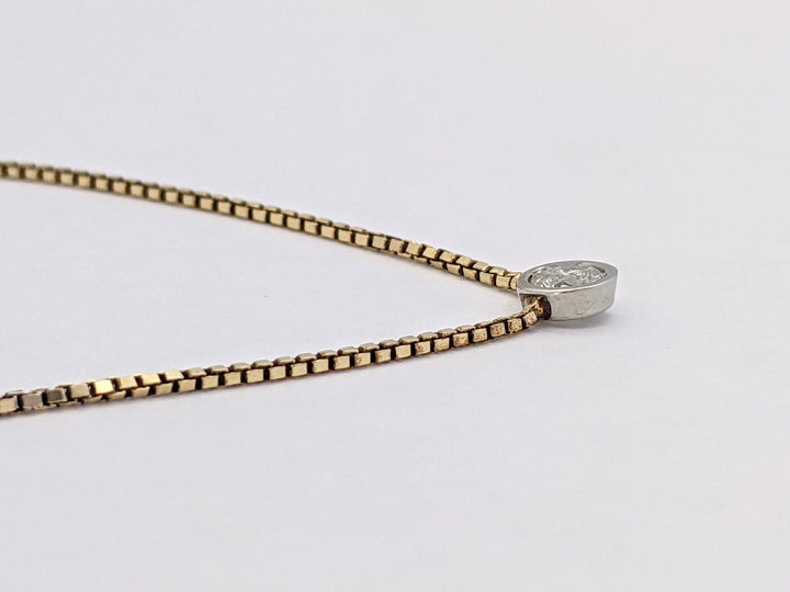 14K TWO-TONE .23 CARAT TOTAL I1 I DIAMOND ROUND BEZEL SET ESTATE NECKLACE 2.9 GRAMS